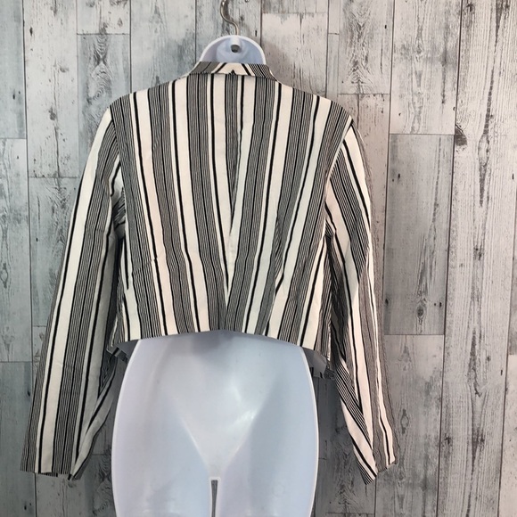 Ashley Stewart Linen Blend Strip Short Blazer 14 - Picture 2 of 9